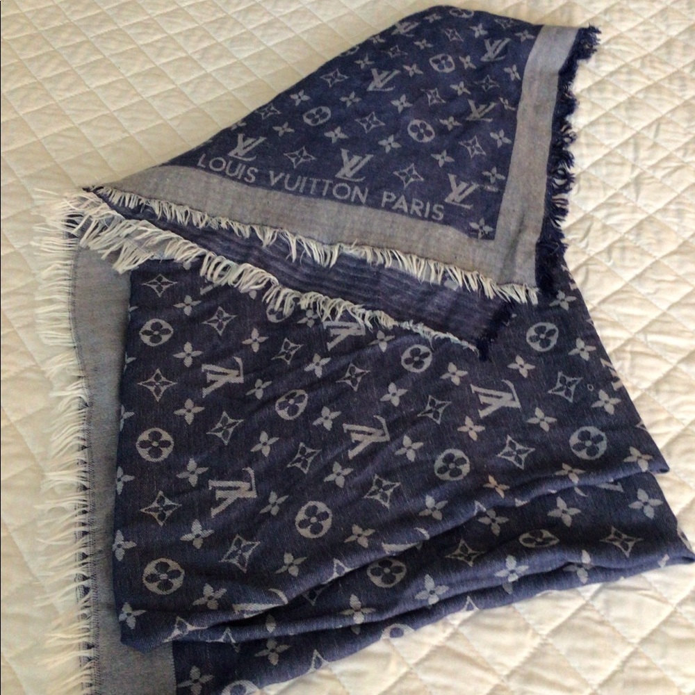 Authentic Louis Vuitton Blue Denim Scarf! Gem
